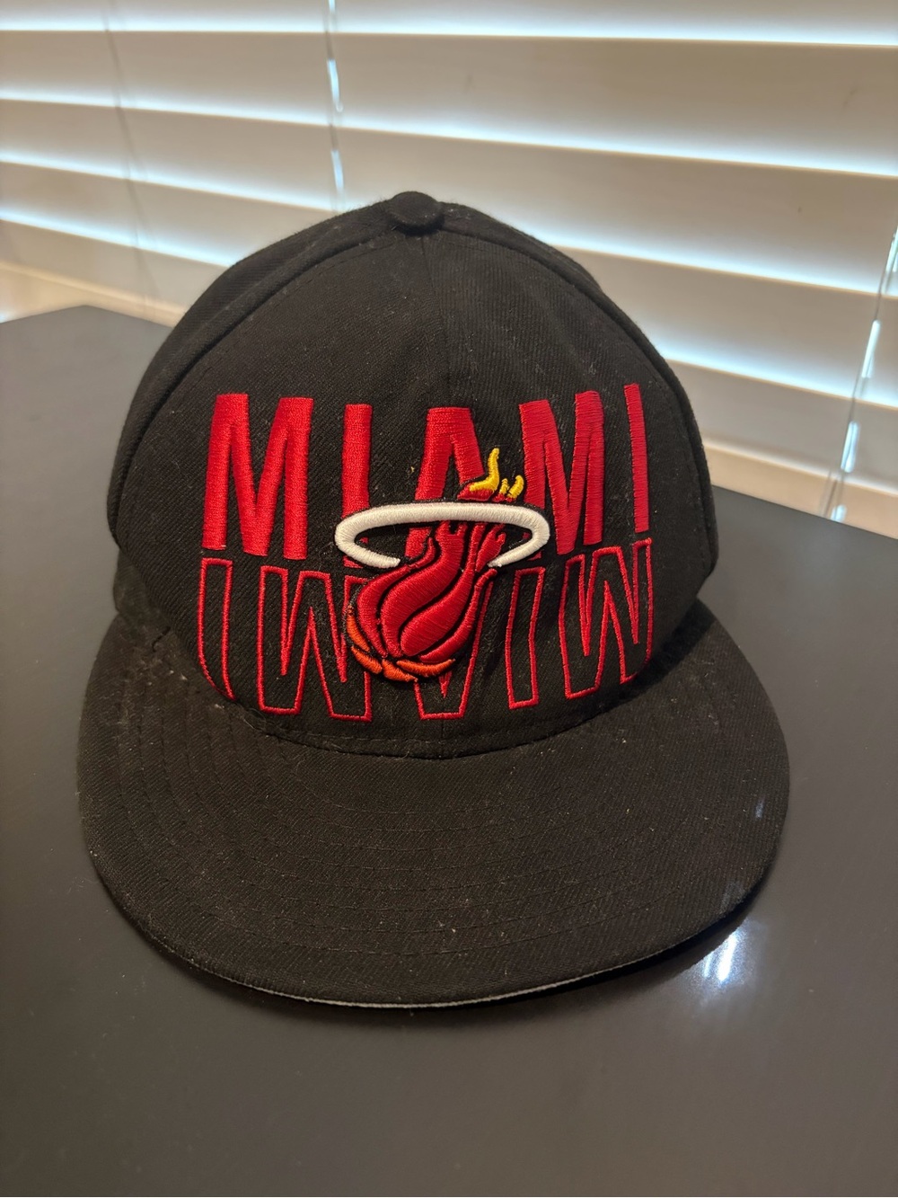 Miami Heat Embroidered Snapback Hat Hardwood Classics 9Fifty Med/Large Cap